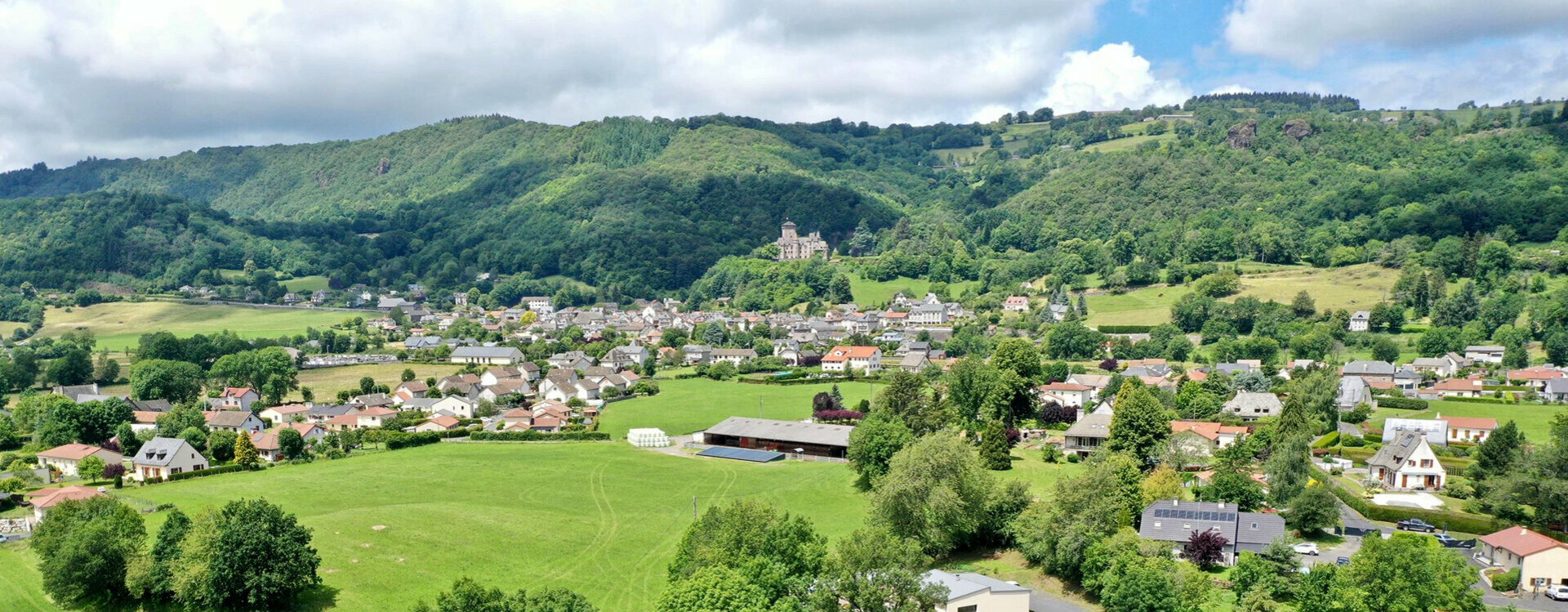 Polminhac, Village du Pays vert